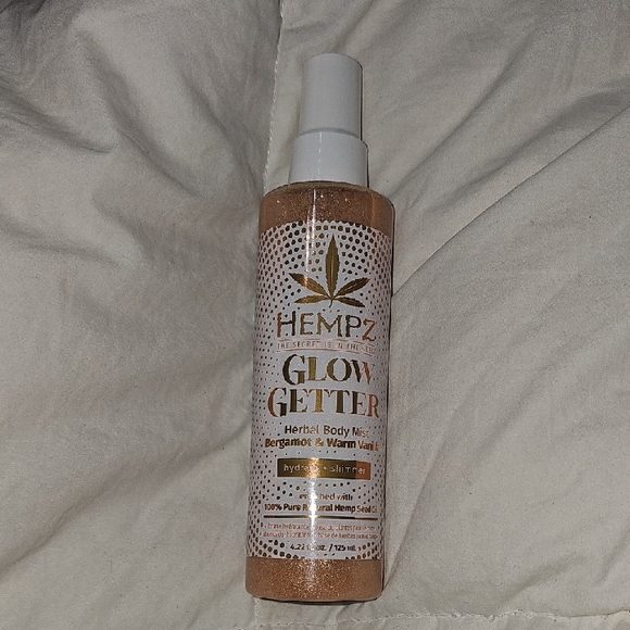 Hempz Other - Hempz Glow Getter Herbal Body Mist. Bergamot And Warm Vanilla! Shimmer